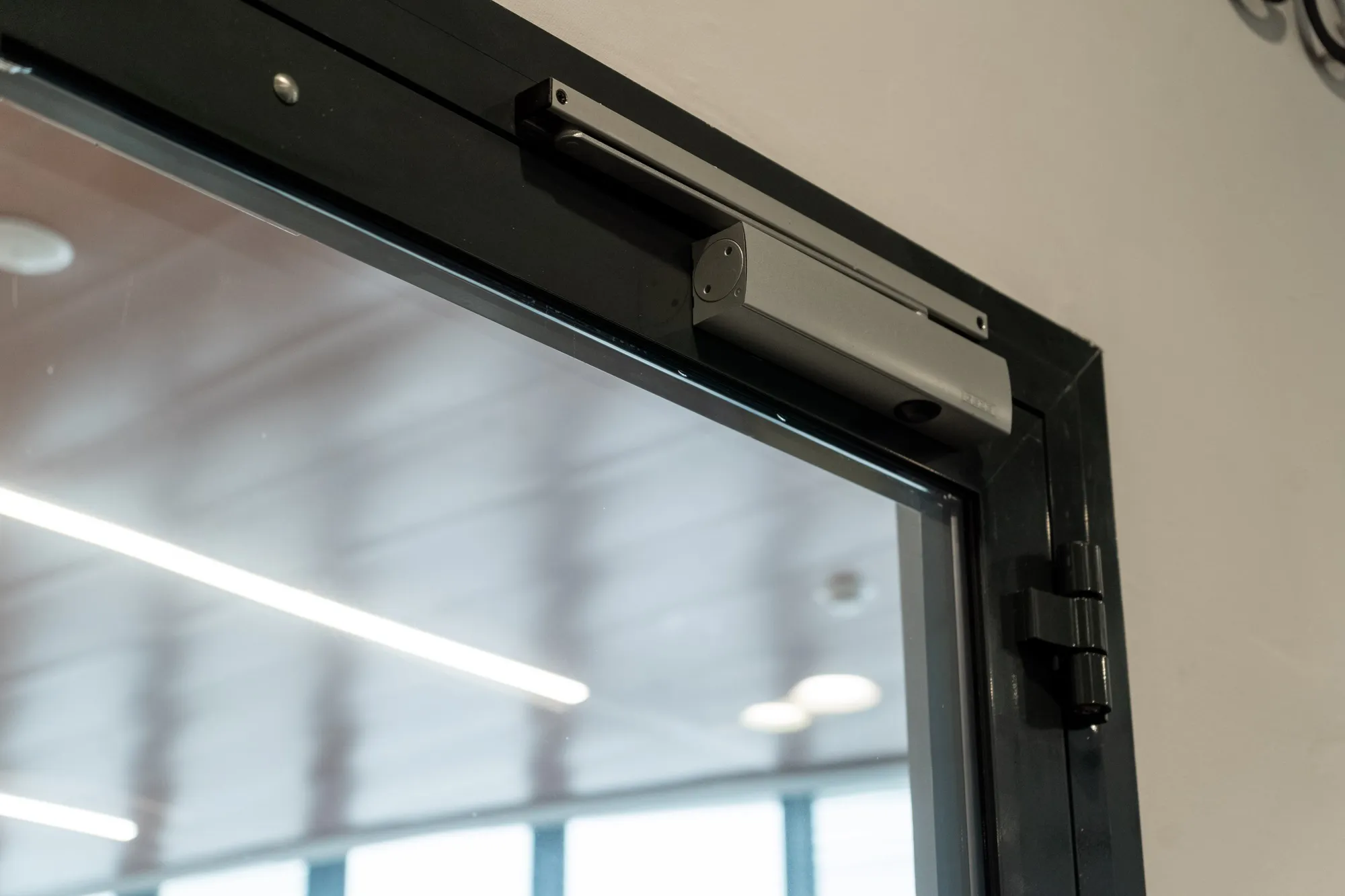 Противопожарные алюминиевые витражи